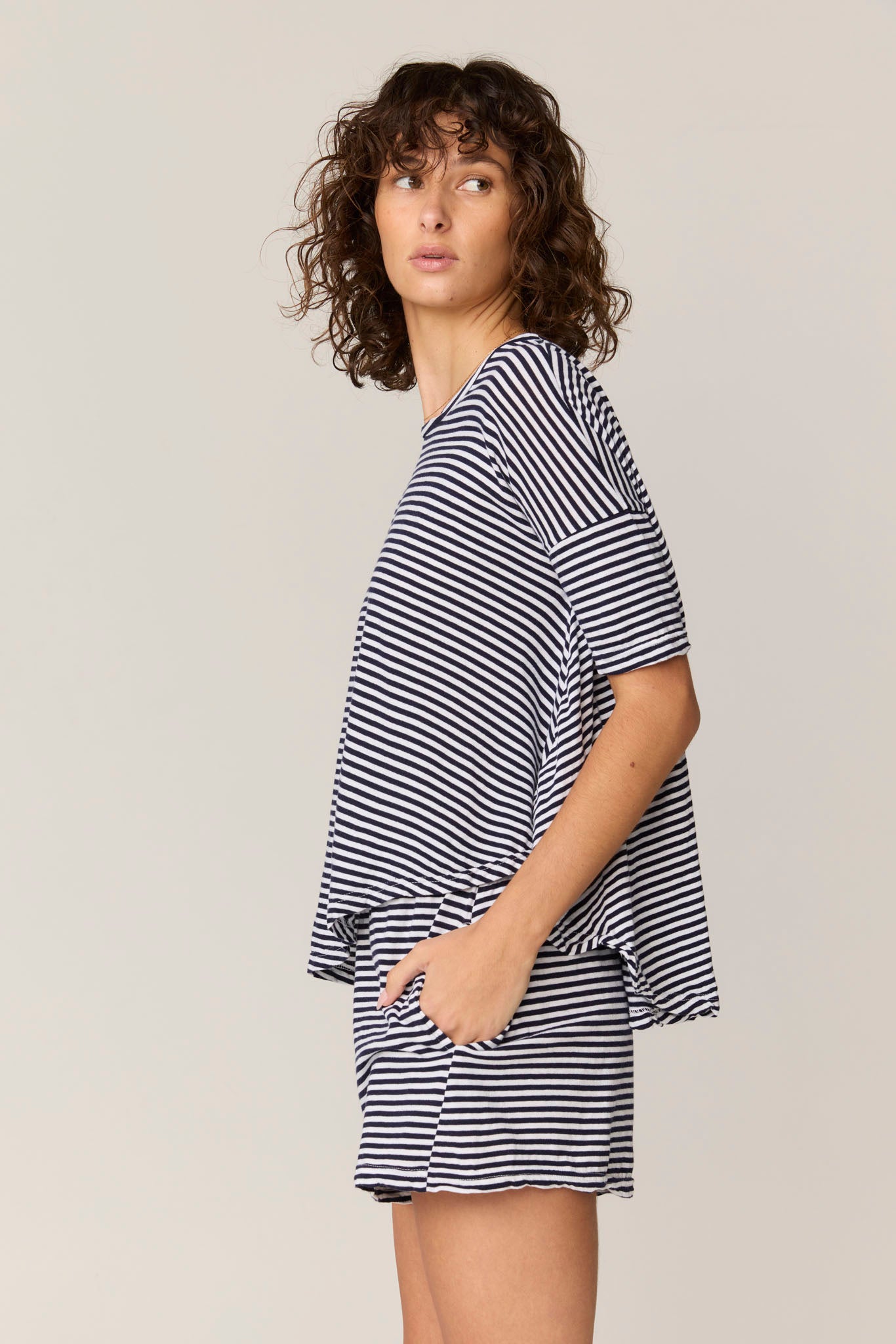 STRIPE POP TEE - NAVY & WHITE