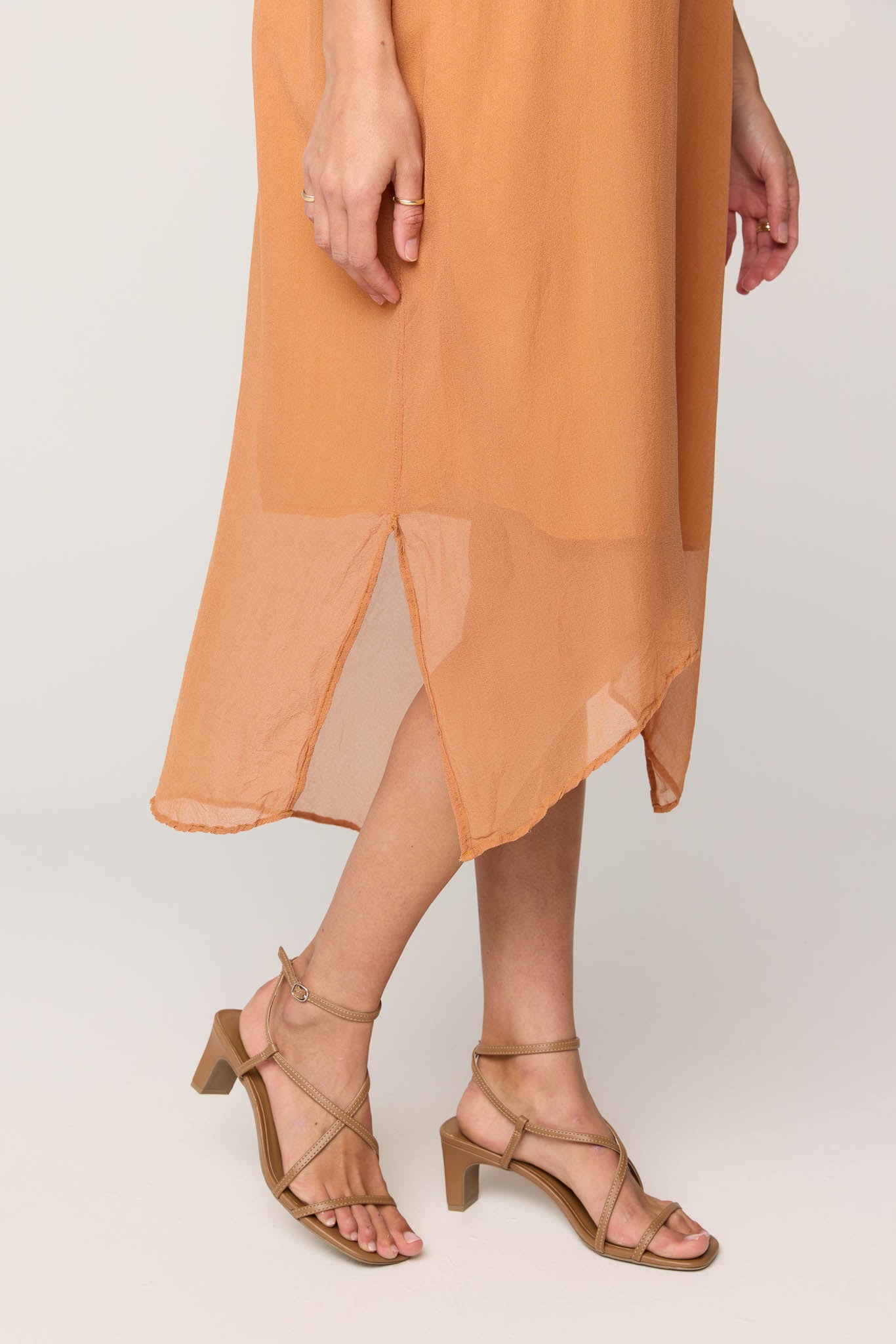 TALLOWS DRESS - APRICOT