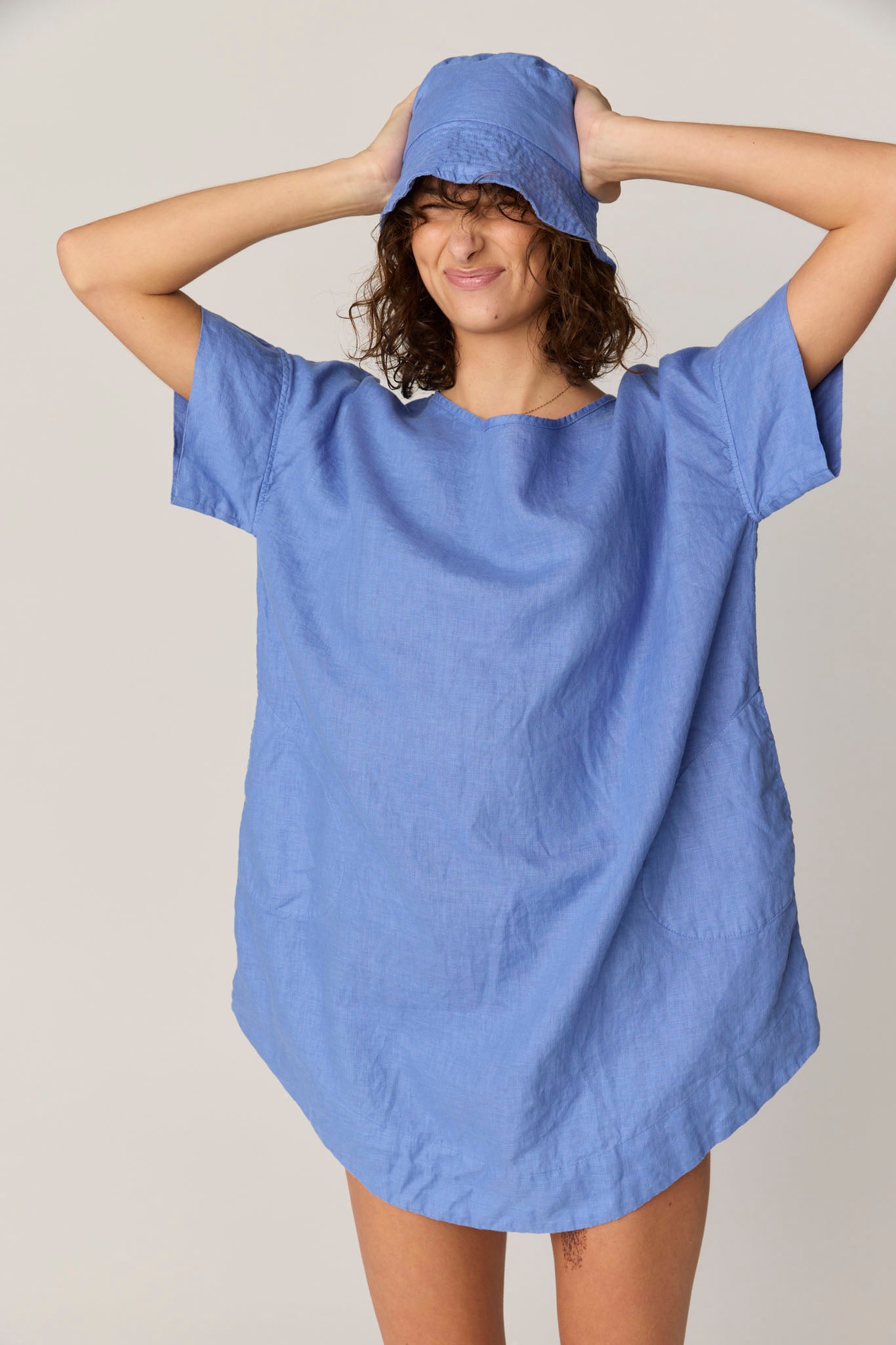 PEACHES BUCKET HAT - CORNFLOWER